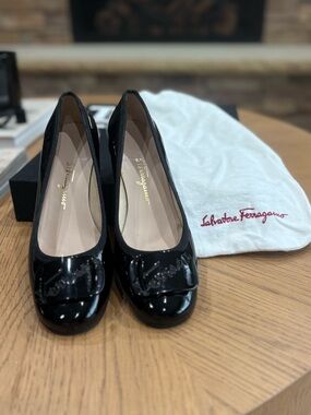 Salvatore Ferragamo Black Patent Leather Varina-Style Bow Pumps